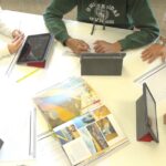 Alumnos trabajando con iPads (3)