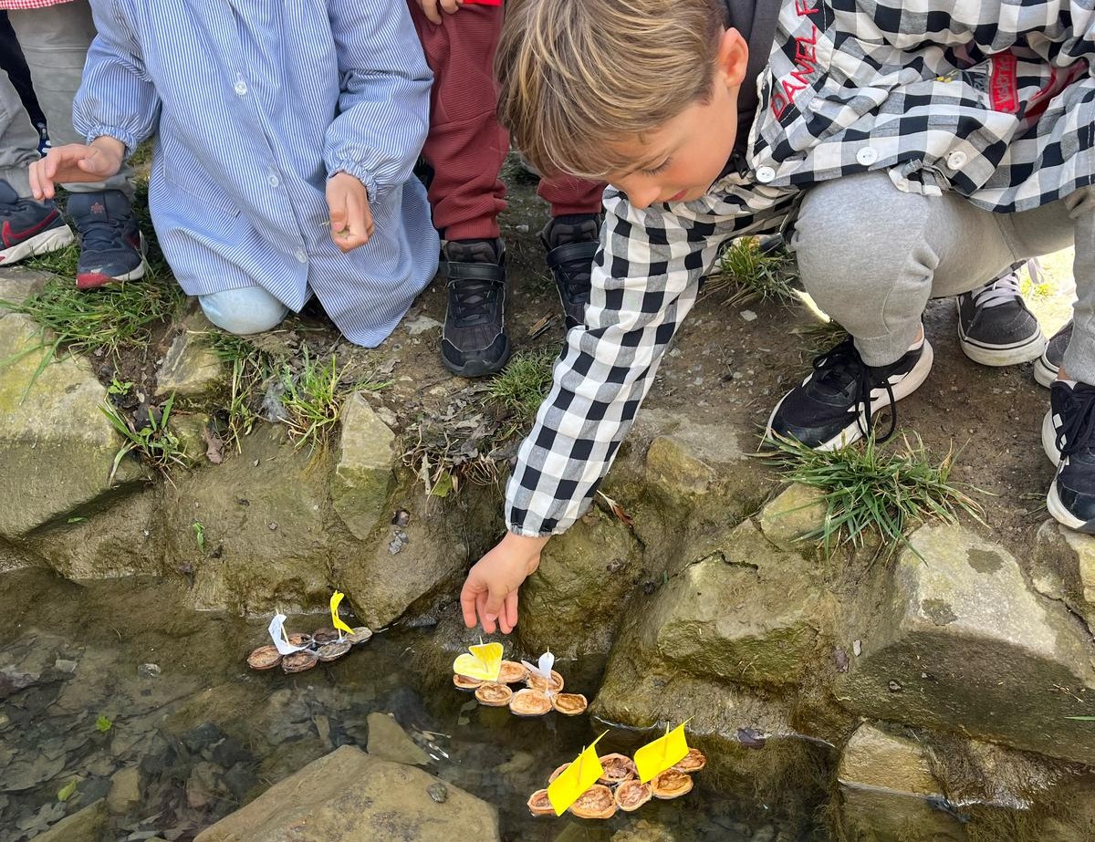 LAUAXETA IKASTOLA- Uraren egunavdef